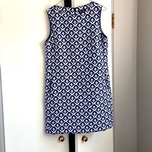 EUC Tahari ASL sleeveless geometric print shift dress